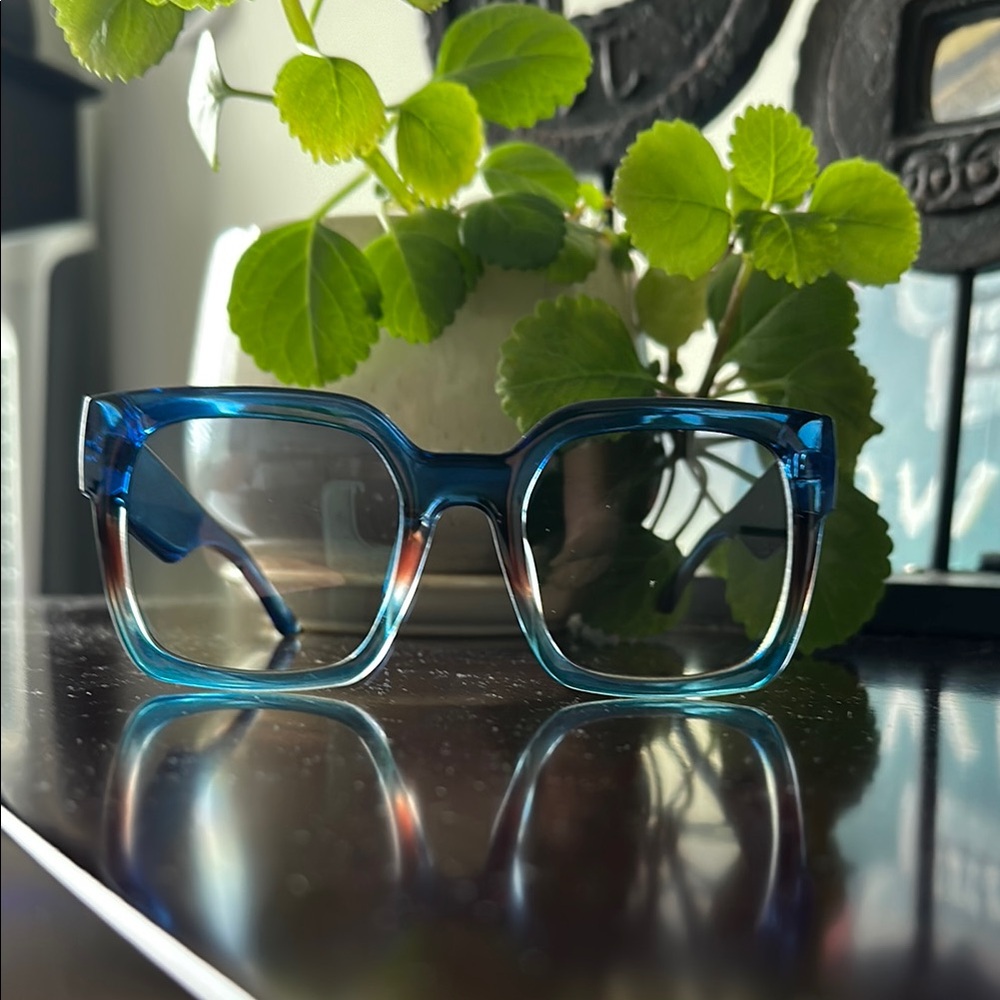 Stylish Blue Square Sunglasses